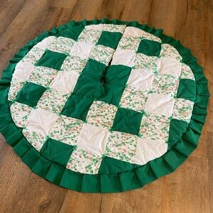 Vintage Handmade Quilted Christmas Tree Skirt